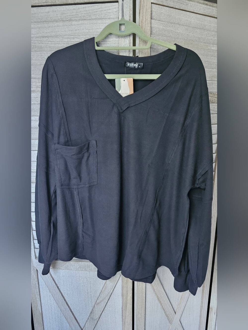 ​✨ NWT BTFBM Black Ribbed V-Neck Knit Pullover Top ✨